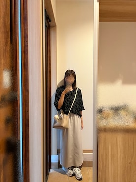 「GLOBAL WORK（グローバルワーク）のアソートフリルブラウス/601183（シャツ/ブラウス、ブラック系）」を使った、@buru1113さん（レディース・158cm）の秋コーディネート