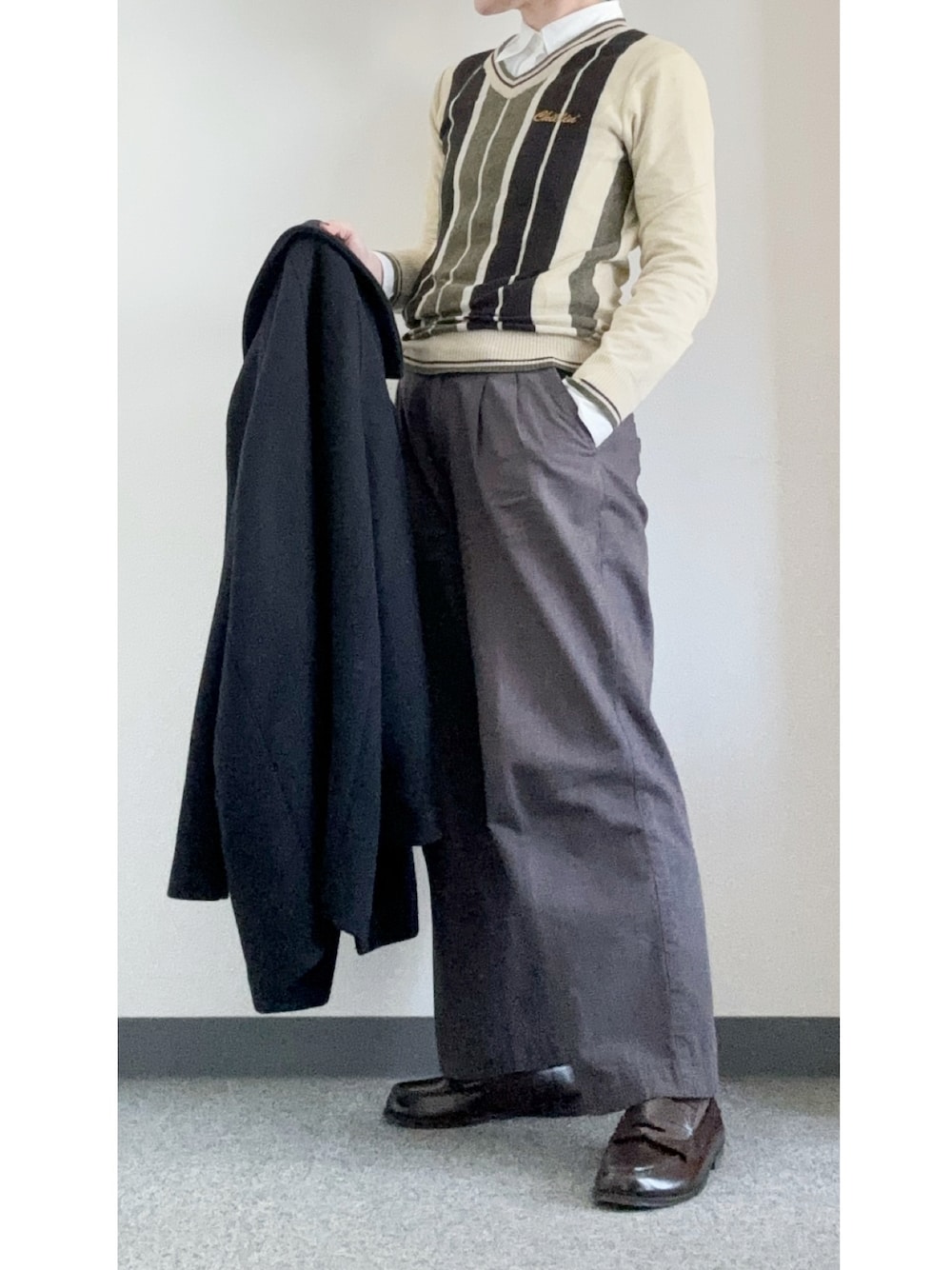 ニット/セーターを使った「オリーブグリーン」の人気ファッション