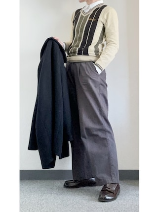 ニット/セーターを使った「オリーブグリーン」の人気ファッション