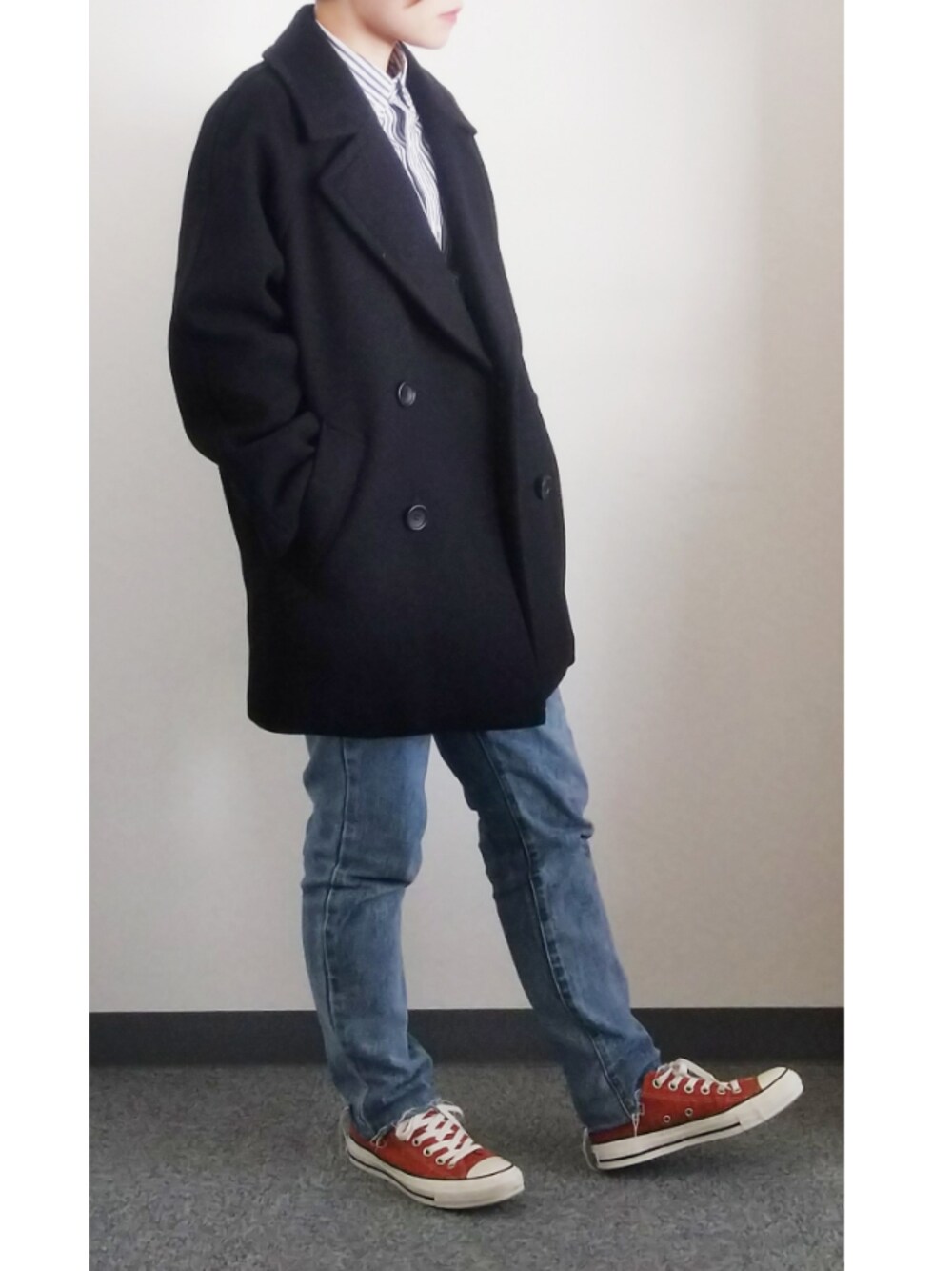 「コンバース、コーデュロイ、converse、ピーコート、CONVERSE ADDICT、ストライプシャツ、GLOBAL WORK、BEAMS BOY、低身長、テーパードデニム、ネイビー×オレンジ、コーデュロイスニーカー、スニーカーコーデ」｜「Auntie Rosa Holidayの【Holiday】カットオフテーパードデニムパンツ◆WEB限定◆（デニムパンツ、ブルー系）」を使った、takkeさん（メンズ・154cm）の秋コーディネートの1枚目の写真