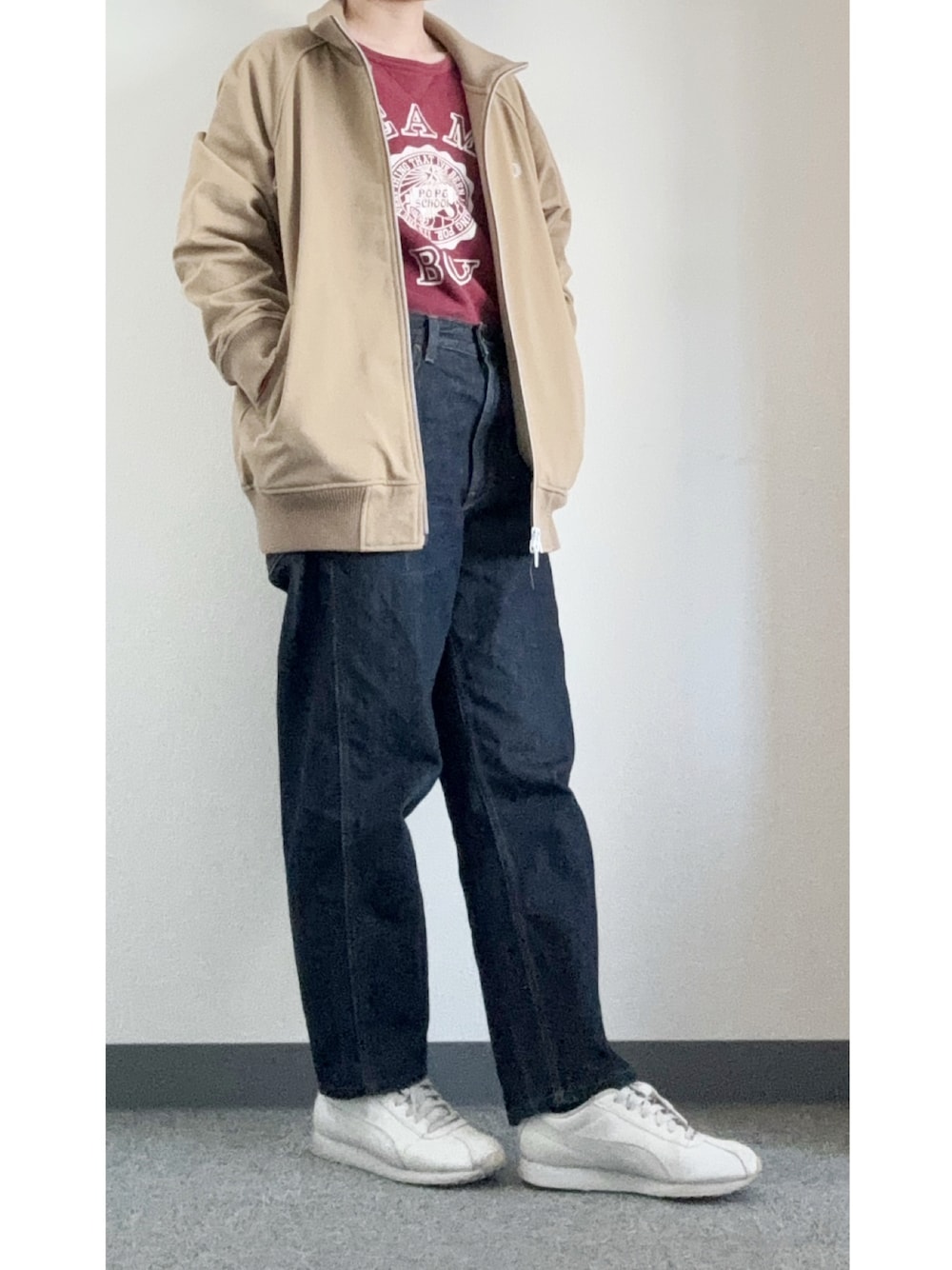 FRED PERRYのジャージ（ベージュ系）を使った人気ファッション