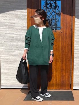 「each（イーチ）の深Vネックカットソー（Tシャツ/カットソー、グリーン系）」を使った、𝚀-𝚌𝚑𝚊𝚗さん（レディース・158cm）の春コーディネート