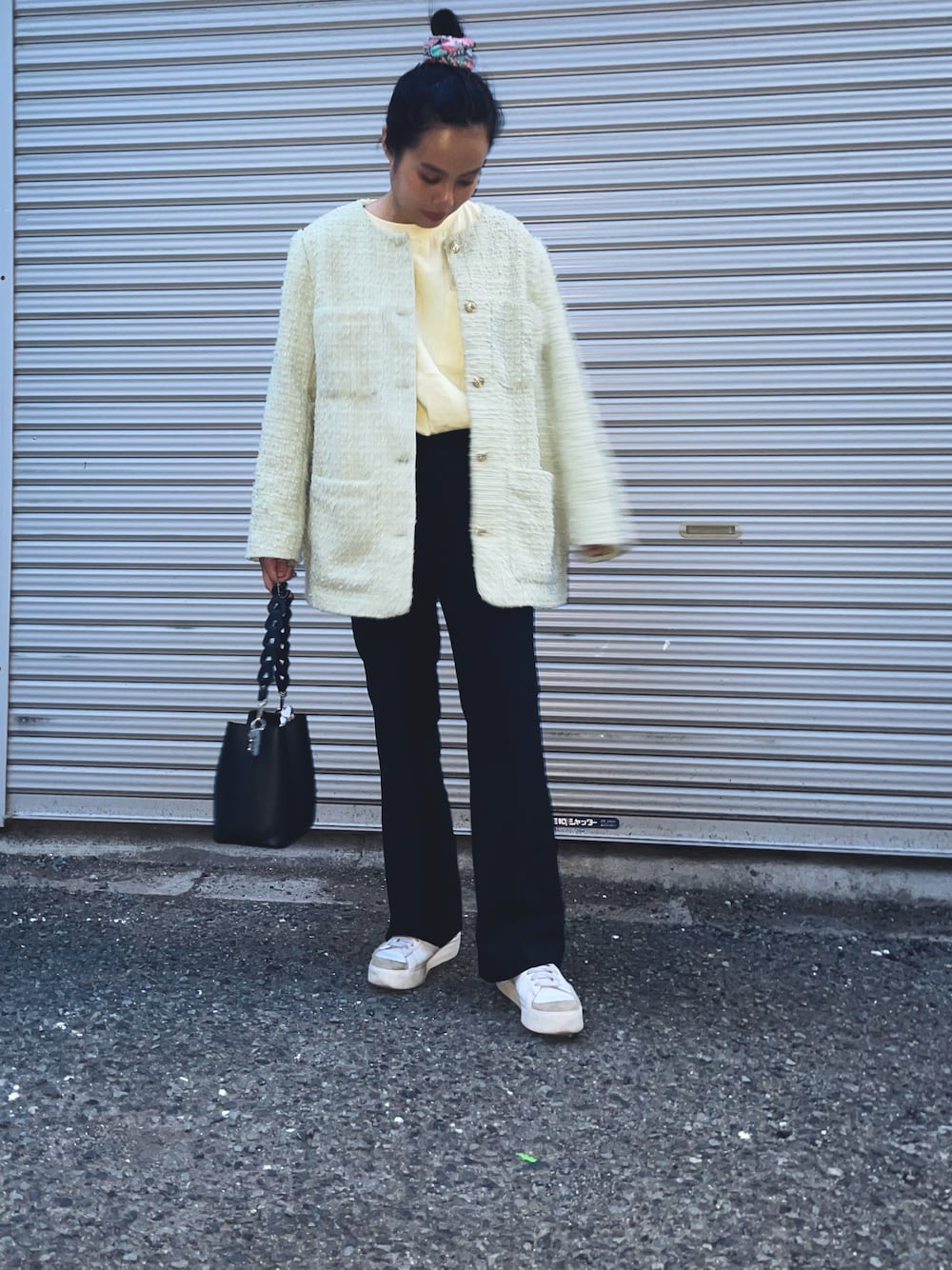 「春服コーデ、ootd、searoomlynn、低身長コーデ、カラーコーデ、グリーン、イエロー、ツイードジャケット、スニーカーコーデ、シンプル、お出かけコーデ」｜「H&Mのアイテム（ジャケット/アウター、グリーン系）」を使った、Seinaさん（レディース・155cm）の春コーディネートの1枚目の写真