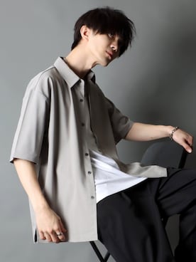 「SITRY（シトリー）のloose tapered tuck wide Pants/ルーズ テーパード タック ワイドパンツ（スラックス）」を使った、狩野 博文さん（メンズ・178cm）の春コーディネート