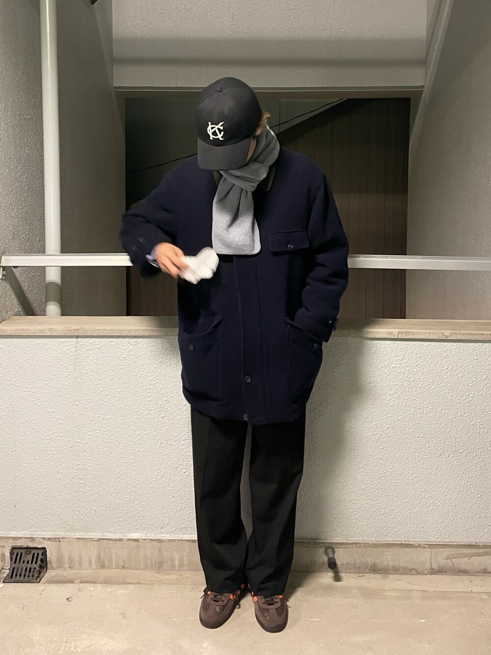 「UNIQLOのアイテム（スラックス、ブラック系）」を使った、ryuseiさん（メンズ・173cm）の冬コーディネートの1枚目の写真