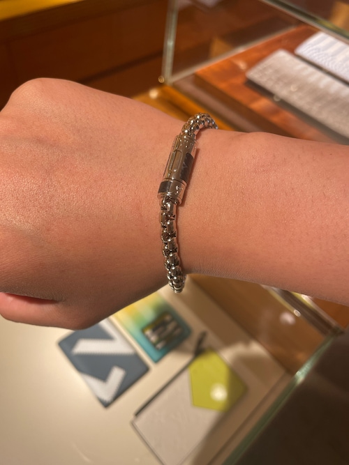 【コーデのアクセントに♪】LOUIS VUITTON★ブレスレット 1700011352_500.jpg
