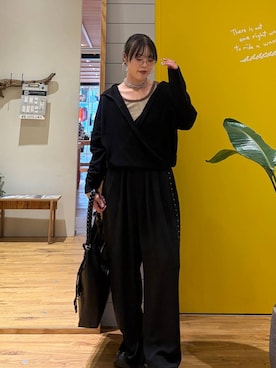 「HEREIAM（ヘレイアム）の【HEREIAM】サイドスタッズラインパンツ（その他パンツ、ブラック系）」を使った、masakiさん（レディース・161cm）の秋コーディネート
