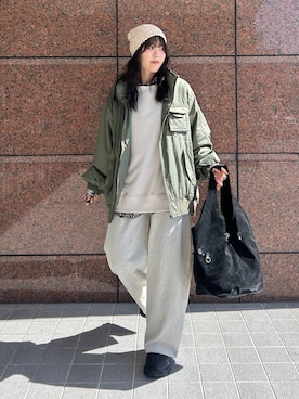 「アイテム（スウェットパンツ、ベージュ系）」を使った、masakiさん（レディース・161cm）の秋コーディネート