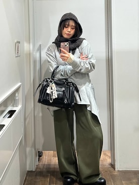 「アイテム（スマホグッズ）」を使った、masakiさん（レディース・161cm）の秋コーディネート