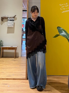 「BAYFLOW（ベイフロー）の[裾のシルエットアレンジ可能]アシメウエストワイドデニム（デニムパンツ、ブルー系）」を使った、masakiさん（レディース・161cm）の秋コーディネート