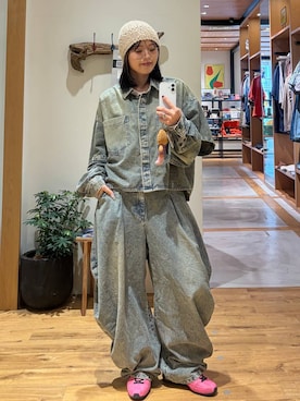 「HEREIAM（ヘレイアム）の【HEREIAM】袖丈2WAY仕様で今すぐ着れる！/オータムMIDデニムシャツ（シャツ/ブラウス、ブルー系）」を使った、masakiさん（レディース・161cm）の秋コーディネート