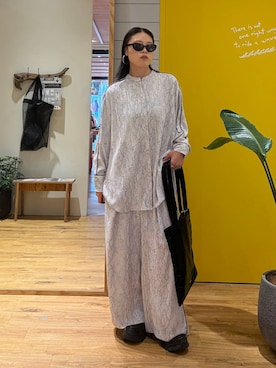 「HEREIAM（ヘレイアム）の【HEREIAM】パイピングトロミシャツ（シャツ/ブラウス、その他）」を使った、masakiさん（レディース・161cm）の秋コーディネート