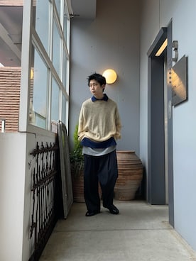 「URU（ウル）のアイテム（スラックス）」を使った、野口心さん（メンズ・175cm）の春コーディネート