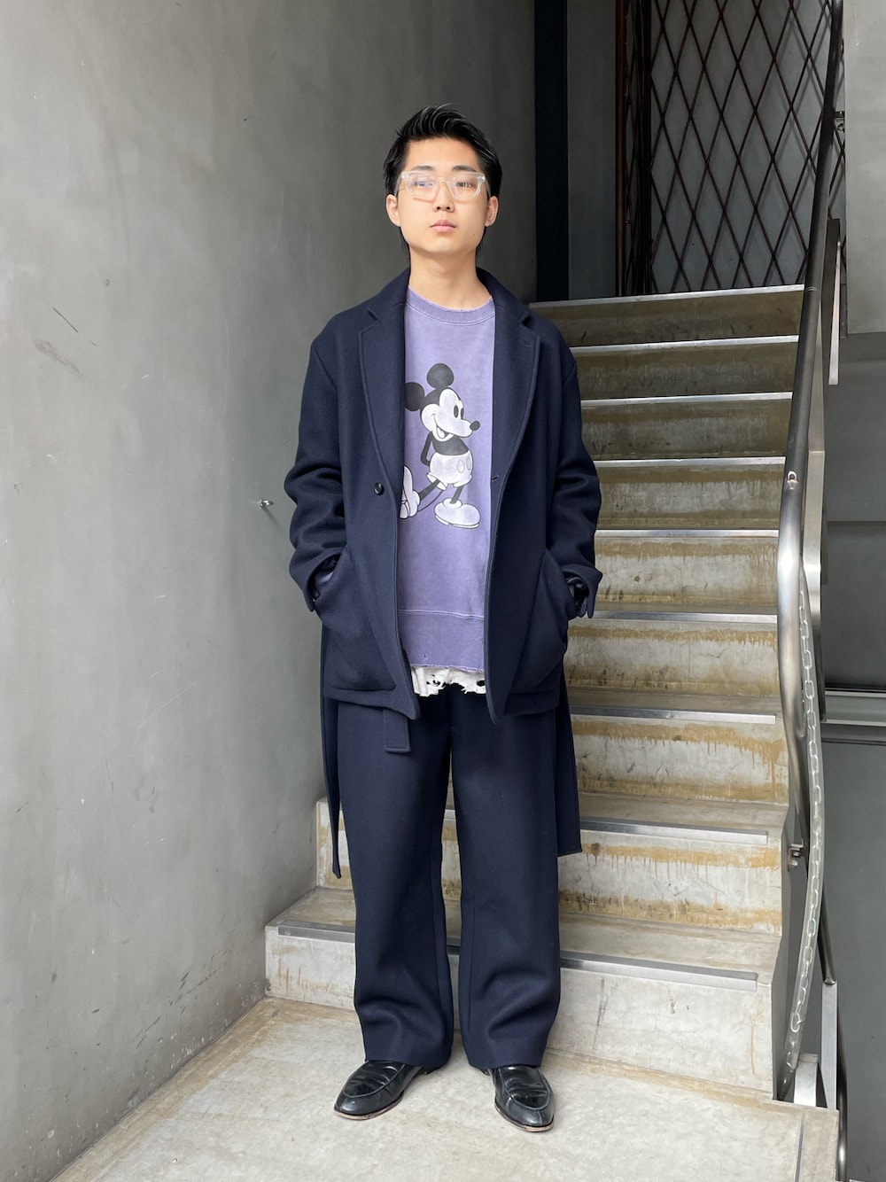 「GARDEN TOKYO、URU、ancellm、mickey」｜「ANCELLMのアイテム（スウェット、パープル系）」を使った、野口心さん（メンズ・175cm）の秋コーディネートの1枚目の写真