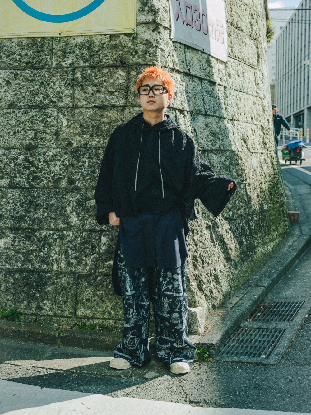 「SHINYAKOZUKAのUPCYCLED GIANT HOODIE（パーカー、その他）」を使った、野口心さん（メンズ・175cm）の春コーディネートの1枚目の写真