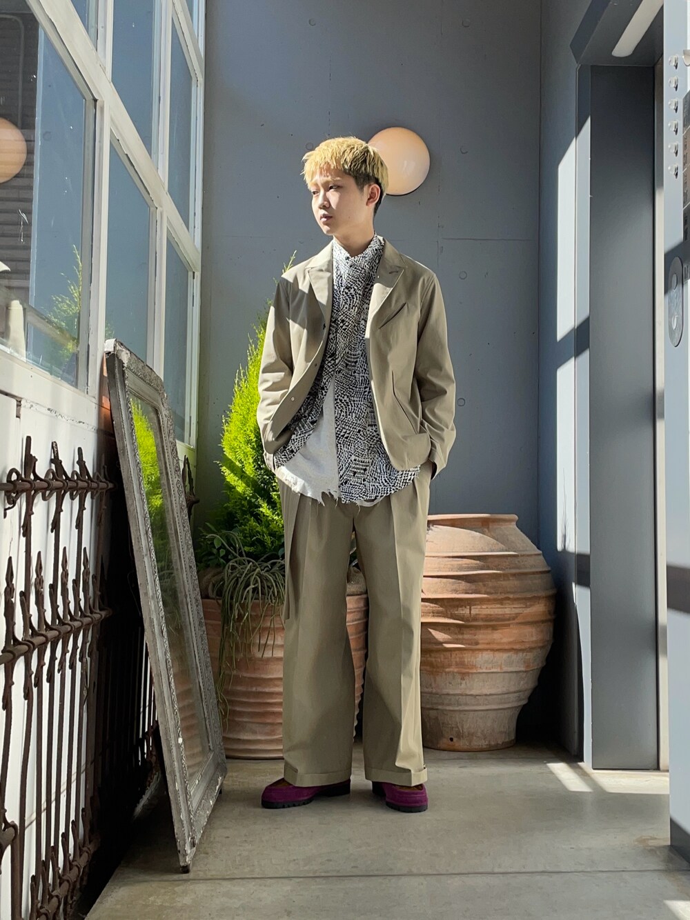 「IRENISA、m’s braque、ancellm、blohm」｜「m’s Braqueのアイテム（シャツ/ブラウス、その他）」を使った、野口心さん（メンズ・175cm）の冬コーディネートの1枚目の写真