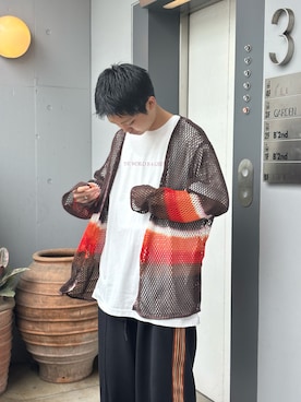 「LEH（レー）のアイテム（パンツ）」を使った、野口心さん（メンズ・175cm）の春コーディネート