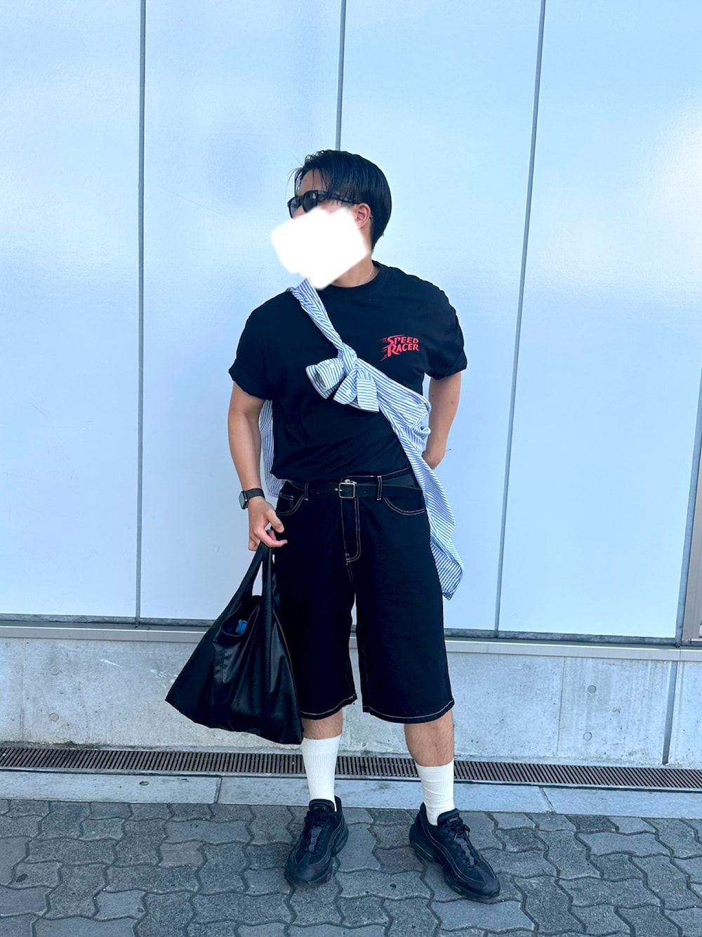 「アツいコーデ全部見せ、休日コーデ、夏コーデ、NIKE、Tシャツ、ZARA、ハーフパンツ、デニム、Bershka、オトナカジュアル、お出かけコーデ、UNIQLO、ブラック、大人カジュアル、いいね、save、フォローお願いします🤑」｜「ZARAのアイテム（バッグ、ブラック系）」を使った、Rioさん（メンズ・177cm）の夏コーディネートの1枚目の写真