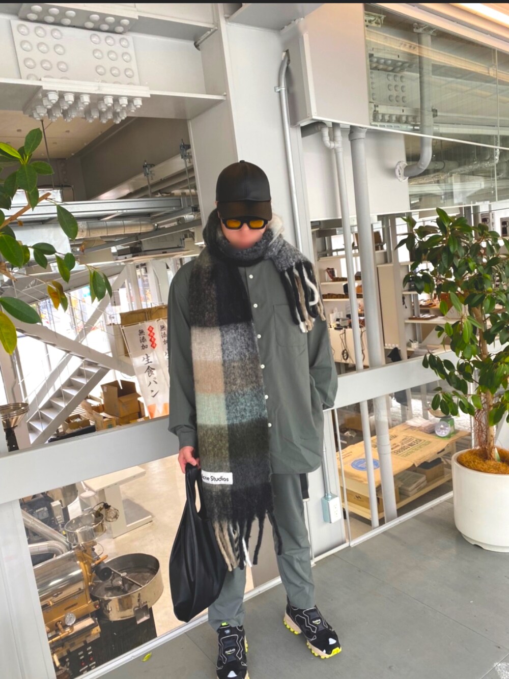 「休日スタイル、おしゃれさんと繋がりたい、大人コーデ、リラックススタイル、ファッションの力を信じよう、ジーユー、セットアップ、雰囲気、いいね、save、フォローお願いします🤑、いいね返し、キャップ」｜「GUのアイテム（キャップ、ブラック系）」を使った、Rioさん（メンズ・177cm）の冬コーディネートの1枚目の写真