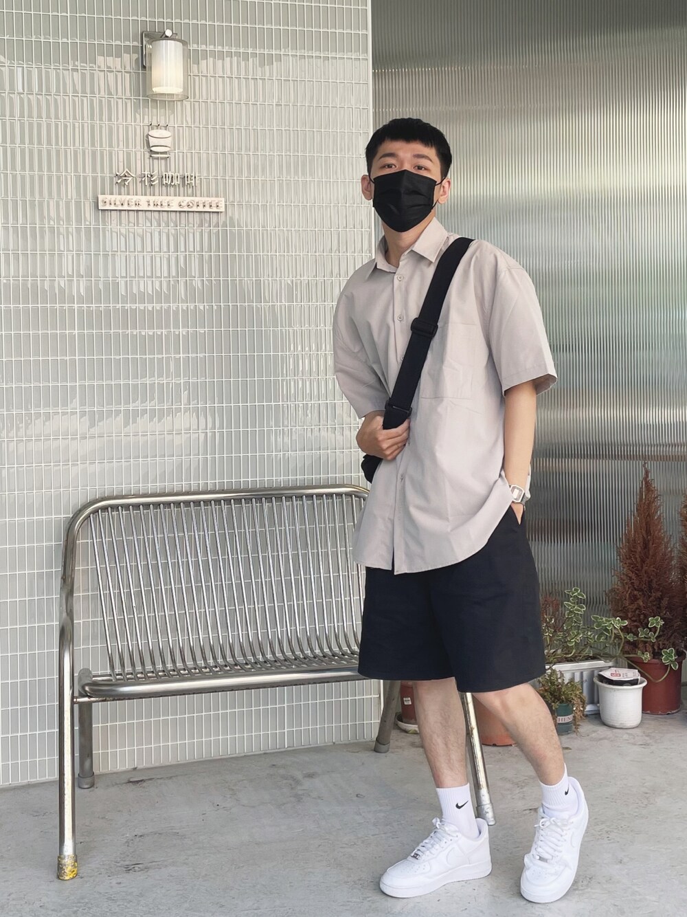 「ootd、NIKE、CASIO」｜「NIKEのアイテム（スニーカー、ホワイト系）」を使った、BunBunさん（メンズ・172cm）の秋コーディネートの1枚目の写真