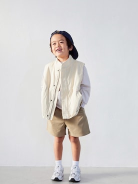 「Fluffy BROTHERS（フラッフィーブラザーズ）のBOYSセットアップ（スーツセット、ベージュ系）」を使った、fluffybrothersさん（キッズ・120cm）の春コーディネート