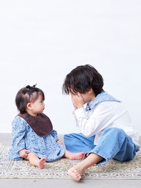 「Fluffy BROTHERS（フラッフィーブラザーズ）のリバーシブルスタイ（スタイ/よだれかけ、ブルー系）」を使った、fluffybrothersさん（キッズ・120cm）の春コーディネート