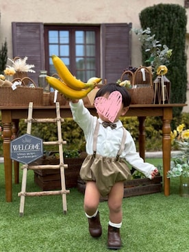 「Fluffy BROTHERS（フラッフィーブラザーズ）のベビーロンパース（ロンパース、ベージュ系）」を使った、fluffybrothersさん（キッズ・120cm）の春コーディネート