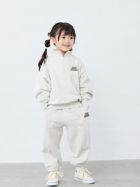 「Fluffy BROTHERS（フラッフィーブラザーズ）のスウェットパンツ（スウェットパンツ、ホワイト系）」を使った、fluffybrothersさん（キッズ・120cm）の春コーディネート