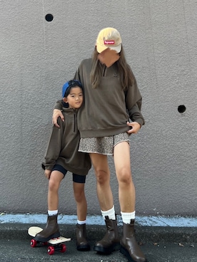 「Fluffy BROTHERS（フラッフィーブラザーズ）のハーフジップトレーナー（大人サイズ）（スウェット、ブラウン系）」を使った、fluffybrothersさん（キッズ・120cm）の春コーディネート