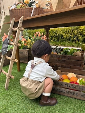 「Fluffy BROTHERS（フラッフィーブラザーズ）のベビーロンパース（ロンパース、ベージュ系）」を使った、fluffybrothersさん（キッズ・120cm）の春コーディネート