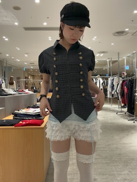 「WHO'S WHO gallery（フーズフーギャラリー）のアイテム（シャツ/ブラウス、その他）」を使った、hanaさん（レディース・155cm）の春コーディネート