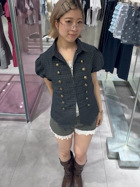 「WHO'S WHO gallery（フーズフーギャラリー）のアイテム（Shirts、ブルー系）」を使った、hanaさん（レディース・155cm）の夏コーディネート