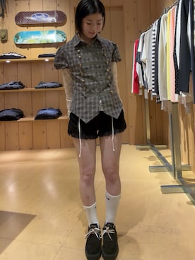 「WHO'S WHO gallery（フーズフーギャラリー）のアイテム（シャツ/ブラウス、その他）」を使った、hanaさん（レディース・155cm）の春コーディネート
