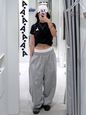 「ALAND（エーランド）の【ハローキティ】ＡロゴＴシャツ（Tシャツ/カットソー、ブラック系）」を使った、あいさん（レディース・159cm）の夏コーディネート