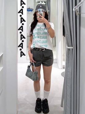 「WaiKei（ワイケイ）の【UNISEX】Wai Kei／MaltipooレタリングTシャツ（Tシャツ/カットソー、ホワイト系）」を使った、あいさん（レディース・159cm）の夏コーディネート