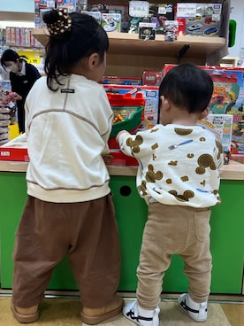 「アイテム（パンツ）」を使った、ニジママちゃんさん（キッズ・90cm）の秋コーディネート