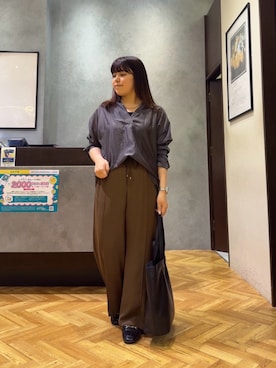 「Jena espace merveilleux（ジェナ　エスパスメルヴェイユ）の〈8/15インスタライブご紹介アイテム〉シアースキッパーブラウス（シャツ/ブラウス、グレー系）」を使った、haruokhさん（レディース・156cm）の秋コーディネート