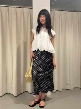 「SENSE OF PLACE by URBAN RESEARCH(センスオブプレイスバイアーバンリサーチ)のサテンアイラインスカート(スカート、ブラック系)」を使った、明美花✩︎⡱さん(レディース・163cm)の夏コーディネート
