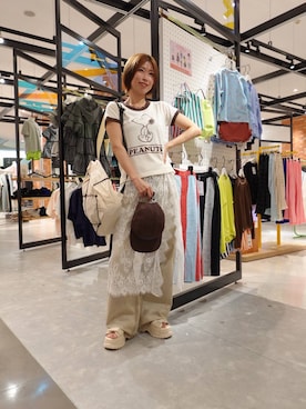 「LOWRYS FARM（ローリーズファーム）のワイドストレートデニムパンツ　607883（デニムパンツ、ベージュ系）」を使った、nishimura244さん（レディース・157cm）の夏コーディネート