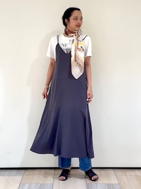「UNTITLED（アンタイトル）の【洗える/肩紐調節可能】パウダーキャミワンピース（ワンピース、グレー系）」を使った、yukktsumiさん（レディース）の夏コーディネート