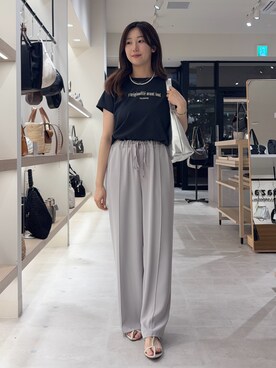 「Jena espace merveilleux（ジェナ　エスパスメルヴェイユ）のコンパクトロゴカットソー（Tシャツ/カットソー、ブラック系）」を使った、bgg0miさん（レディース・160cm）の夏コーディネート