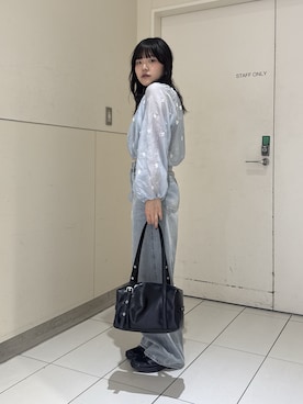 「FREE'S MART（フリーズマート）の◆シアー小花刺繍サイドリボンブラウス（シャツ/ブラウス、ブルー系）」を使った、mashiroさん（レディース・159cm）の春コーディネート