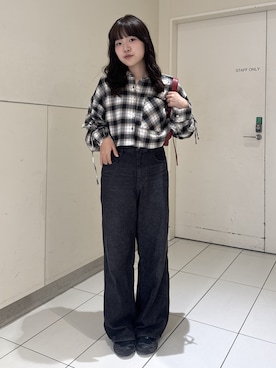「FREE'S MART（フリーズマート）の袖シャーリングオーバーシャツ（シャツ/ブラウス、ブラック系）」を使った、mashiroさん（レディース・159cm）の秋コーディネート