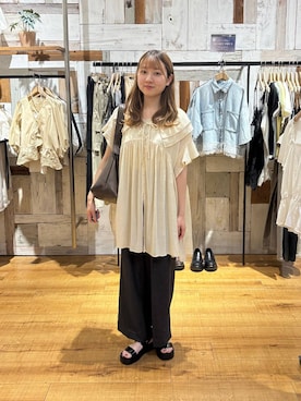 「LOWRYS FARM（ローリーズファーム）のソウバリスクエアタンクトップ　294378（タンクトップ、ゴールド系）」を使った、honon.さん（レディース）の夏コーディネート