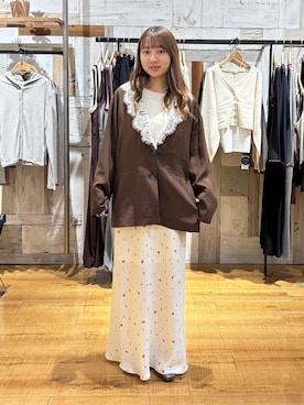「LOWRYS FARM（ローリーズファーム）のジャガードフリンジＬＳ　102891（Tシャツ/カットソー、ホワイト系）」を使った、honon.さん（レディース）の秋コーディネート