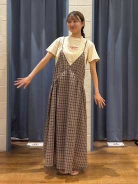 「LOWRYS FARM（ローリーズファーム）のカンドウフィットサテンサンダル　637895（サンダル、ピンク系）」を使った、honon.さん（レディース）の春コーディネート