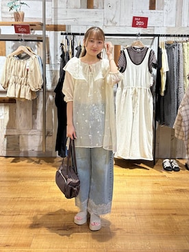「LOWRYS FARM（ローリーズファーム）のシシュウミニワンピースＳＳ　1046529（ワンピース、ホワイト系）」を使った、honon.さん（レディース）の夏コーディネート