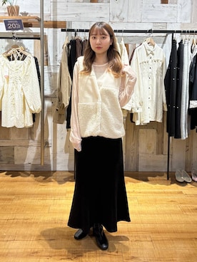 「LOWRYS FARM（ローリーズファーム）のスウェードマーメイドスカート　1052072（スカート、ブラック系）」を使った、honon.さん（レディース）の秋コーディネート