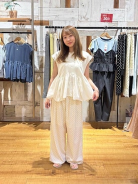 「LOWRYS FARM（ローリーズファーム）のドッキングペプラムノースリーブ　1032148（Tシャツ/カットソー、ホワイト系）」を使った、honon.さん（レディース）の夏コーディネート