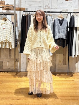 「LOWRYS FARM（ローリーズファーム）のスタイルＵＰクロスカップキャミ　100757（Tシャツ/カットソー、ホワイト系）」を使った、honon.さん（レディース）の秋コーディネート